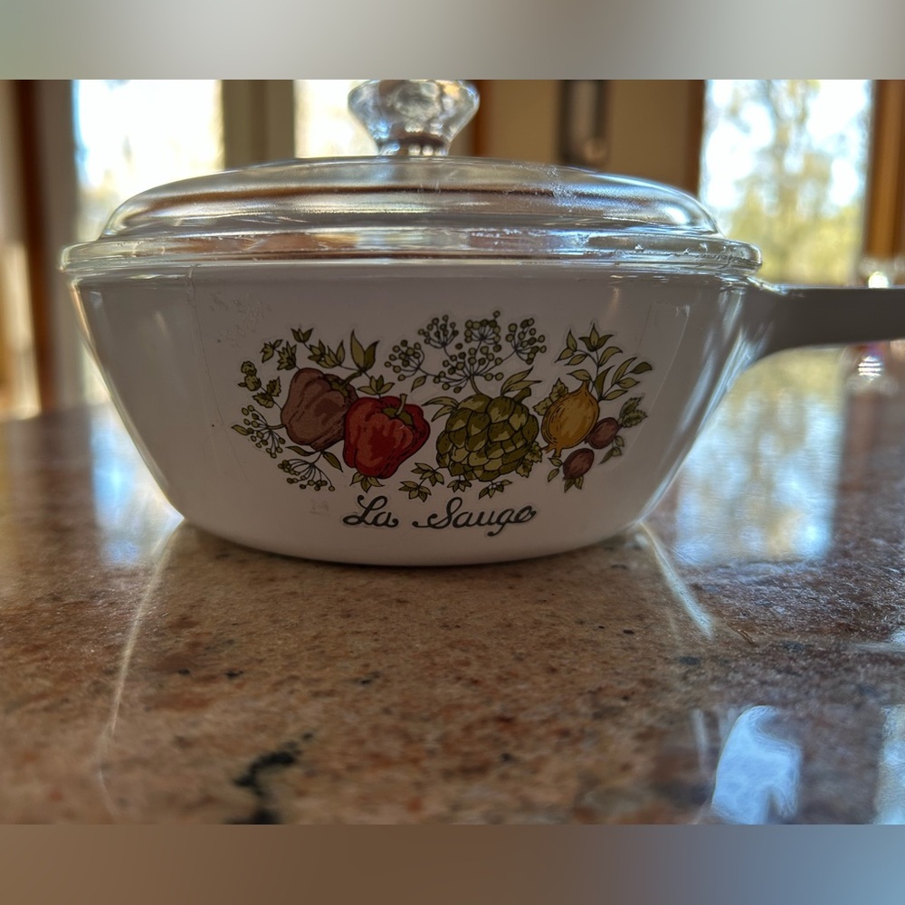 Corning French “La Sauge” Spice of Life P-81-B w/Pyrex glass lid P-81-C. 1 pint